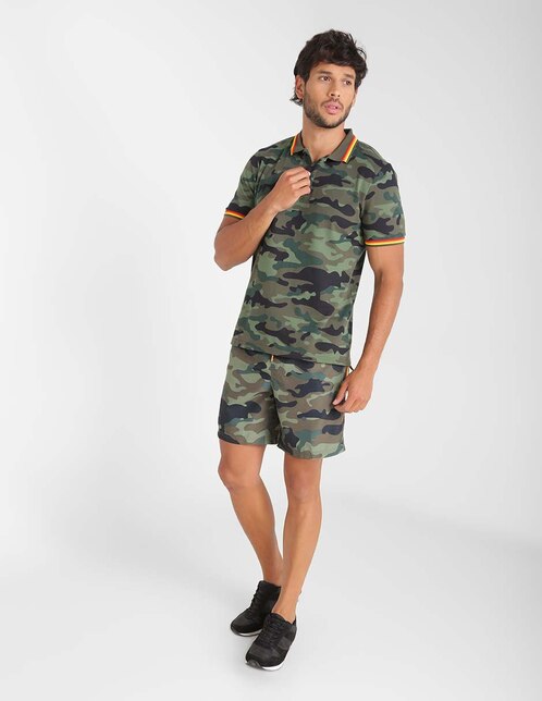 Total look en camuflaje en Liverpool